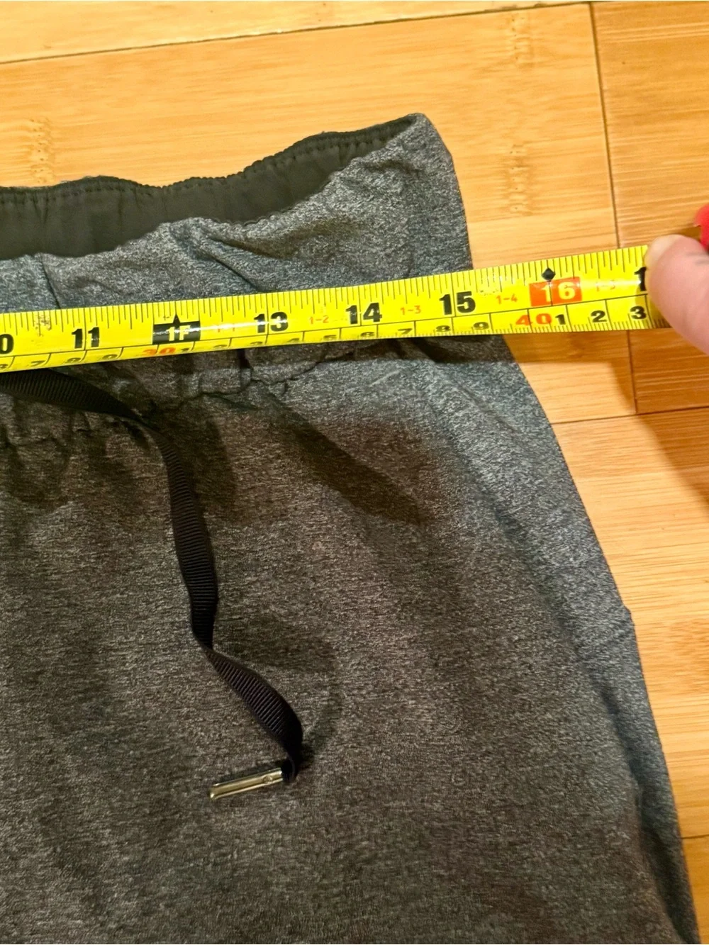 LululemonWomen’s Gray Drawstring Lounge Shorts Size L
